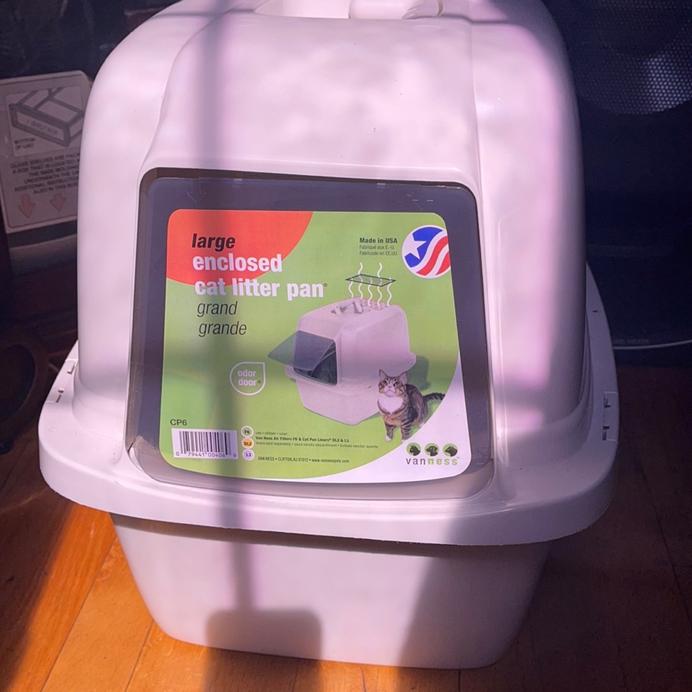 Cat litter bin